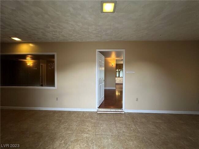 Building Photo - 4646 Fiesta Way