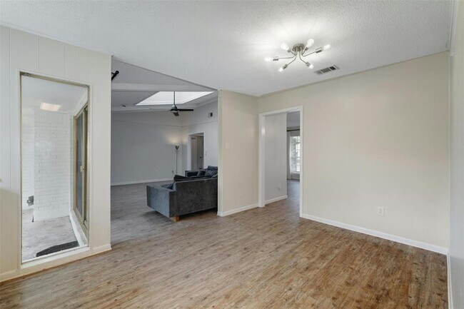 Building Photo - 8001 Ceberry Dr