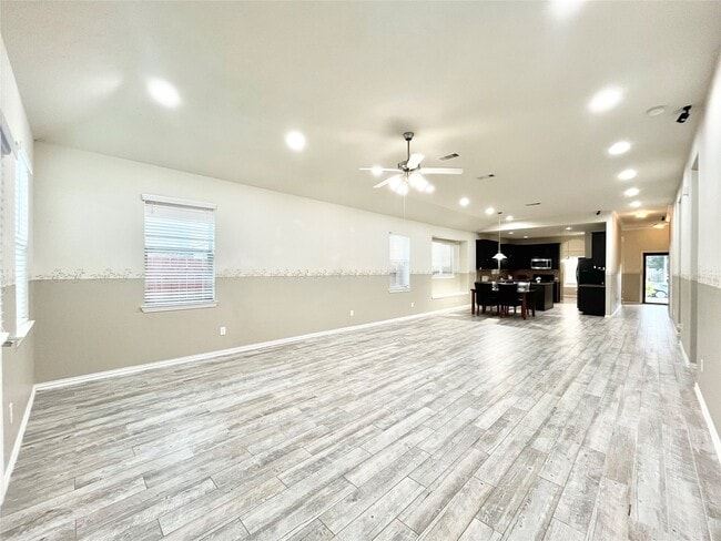 Building Photo - 10803 Marigold Glen Way
