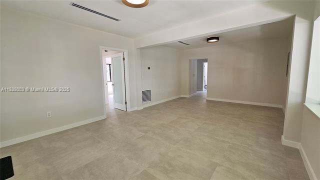 Building Photo - 424 NE 63rd St