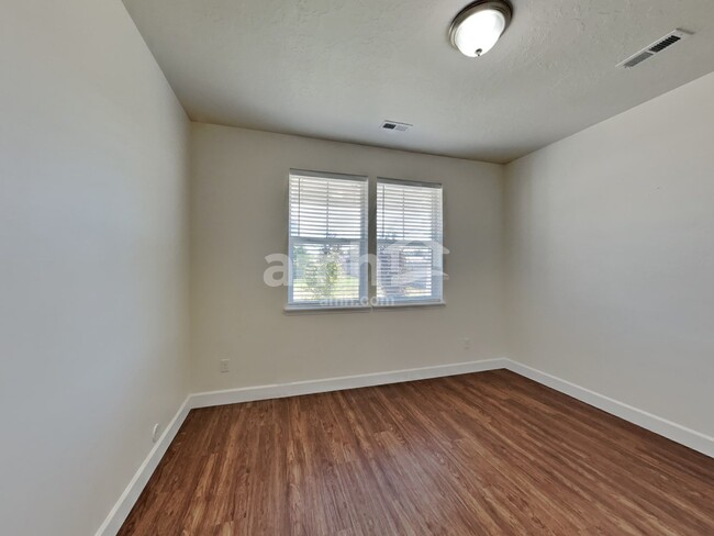 Building Photo - 1515 S Horton St