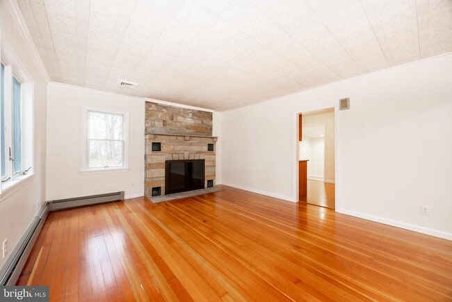 Building Photo - 5816 Upper Ridge Rd