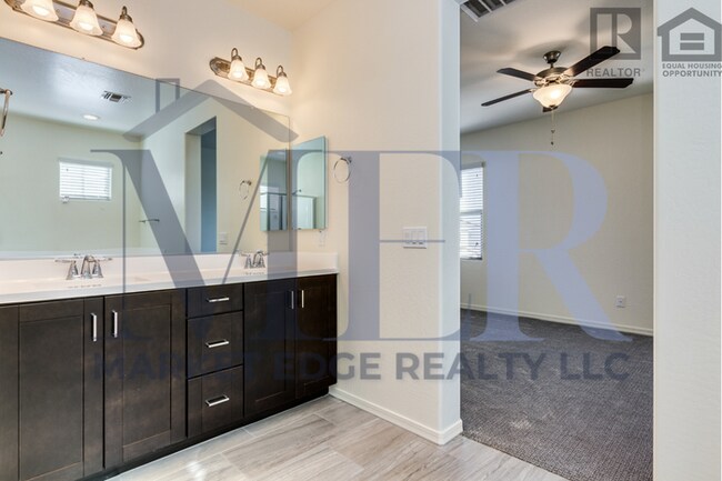 Building Photo - 3 Bed/2.5 Bath House in Gilbert! JOIN THE ...