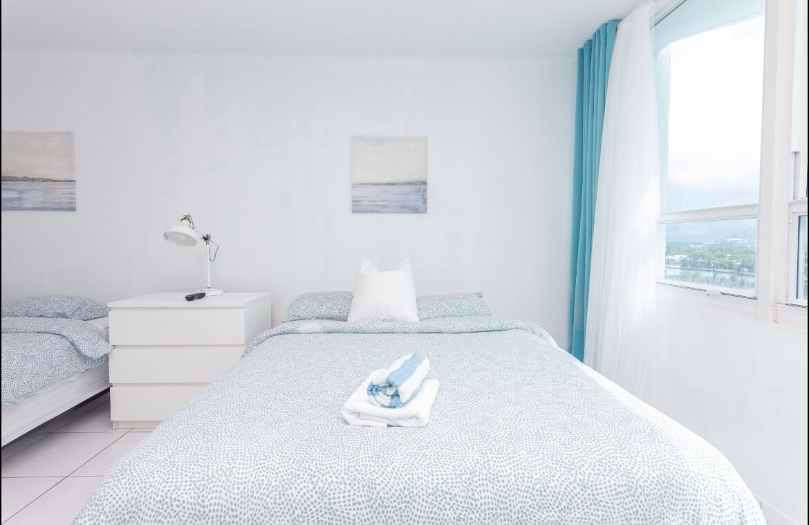 Building Photo - 5445 Collins Ave