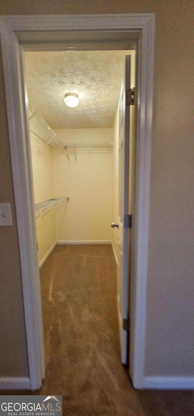 Building Photo - 18 Brookhaven Ct