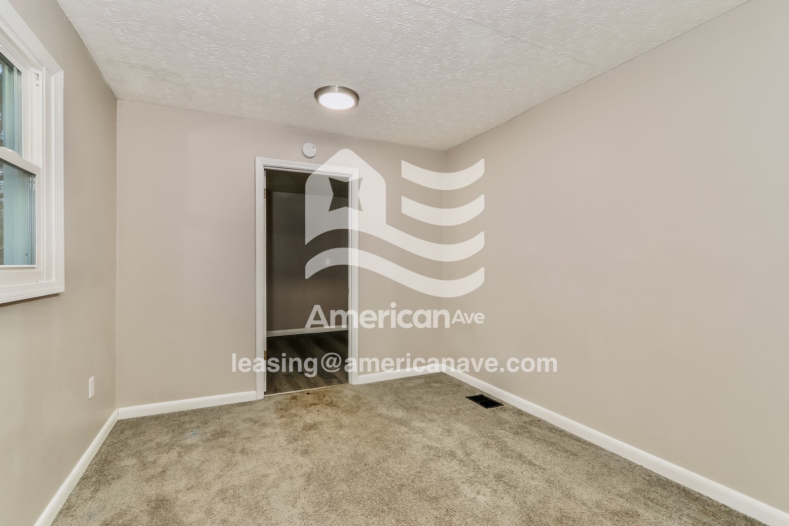 Building Photo - 403 S 38th St