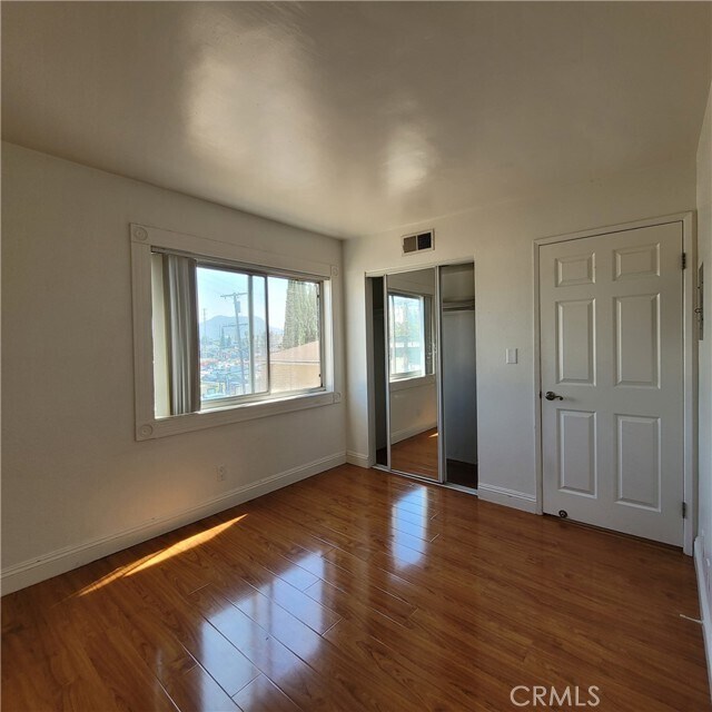 Building Photo - 11041 La Maida St