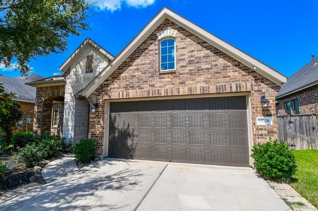 Building Photo - 15330 Ashbrook Dove Ln
