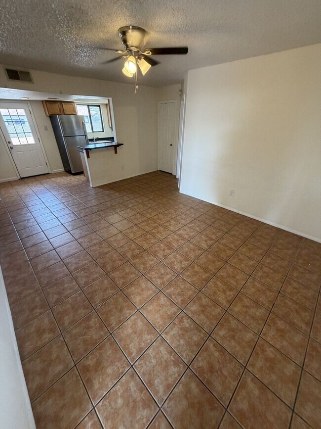 Building Photo - 2/2 condo in the heart of Sunnyslope