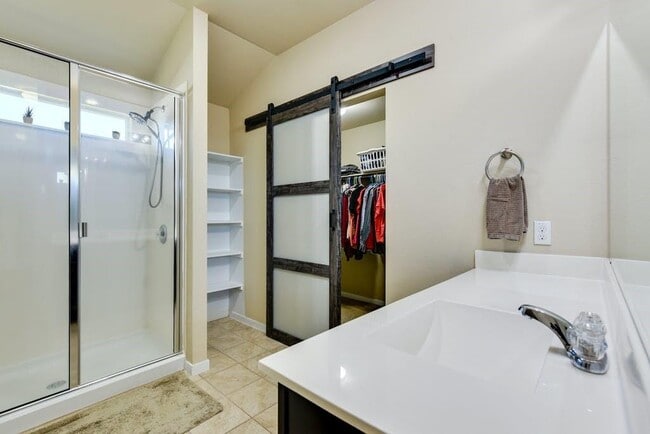 Building Photo - 100 Sulphur River Lp