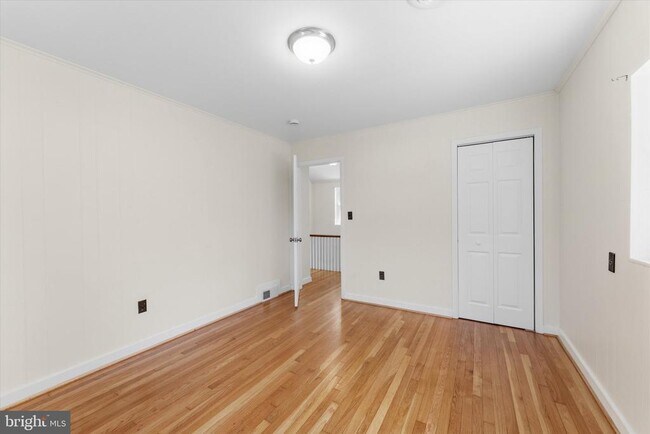 Building Photo - 9 N Greenbrier St
