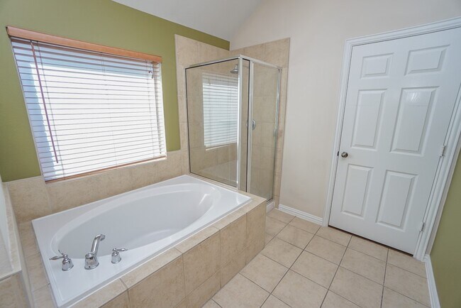 Building Photo - 7102 Thistlewood Park Ct