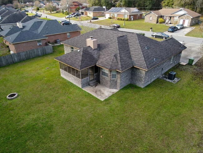 Building Photo - AVAILABLE JUNE [NO PETS PERMITTED]