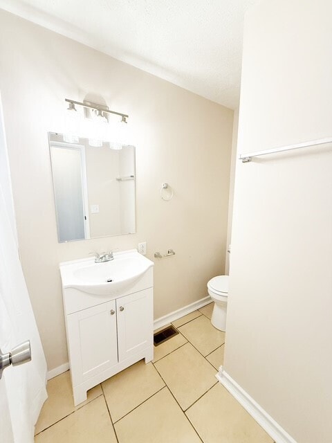 Building Photo - 2726 N Routiers Ave