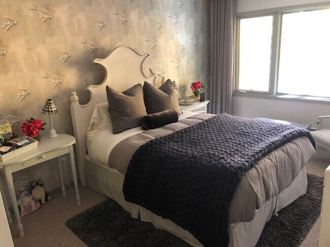 Building Photo - 122 Eastwood Rd