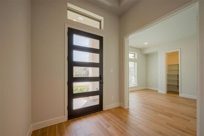 Building Photo - 29808 Breezy Pnes Lp
