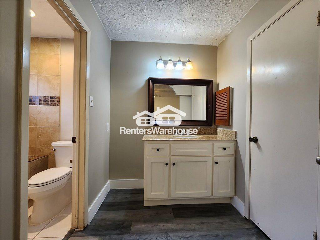 Building Photo - 8327 Bird Run Dr
