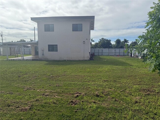 Building Photo - 10865 Gibson Dr