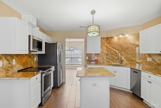 Building Photo - 520 Batten Blvd