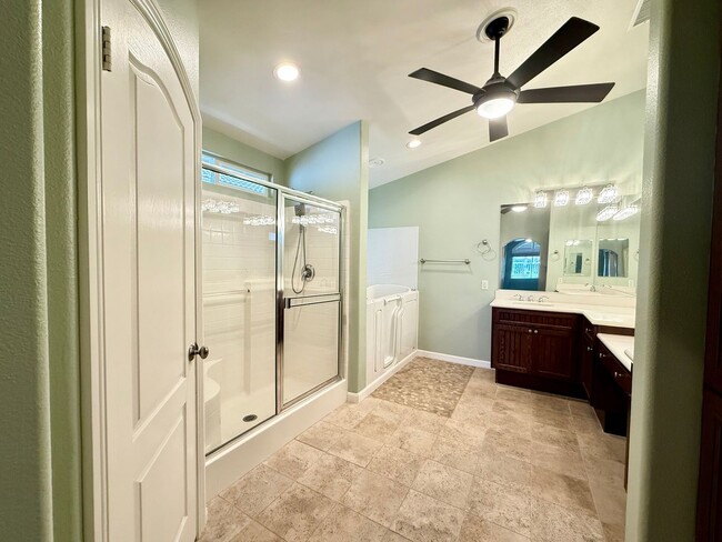 Building Photo - Four Seasons 55+ – Beautifully Upgraded wi...