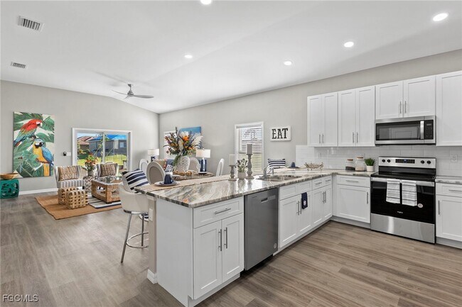 Building Photo - 303 NW 3rd Pl