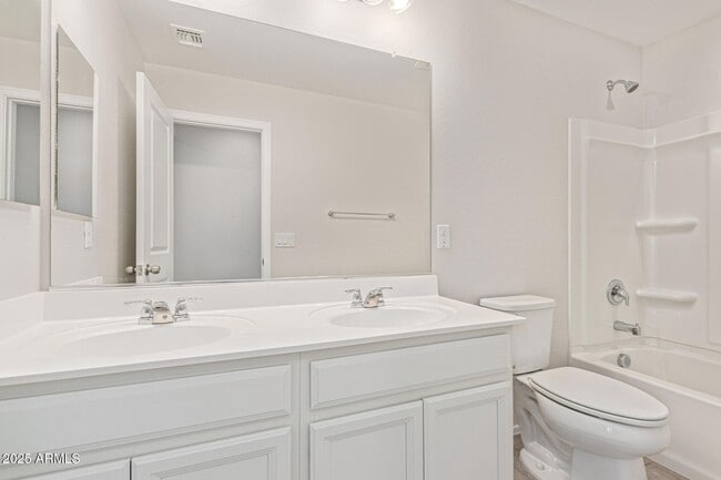 Building Photo - 16648 W Jenan Dr