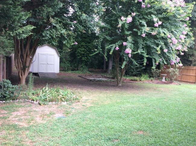 Building Photo - Vass Meadows