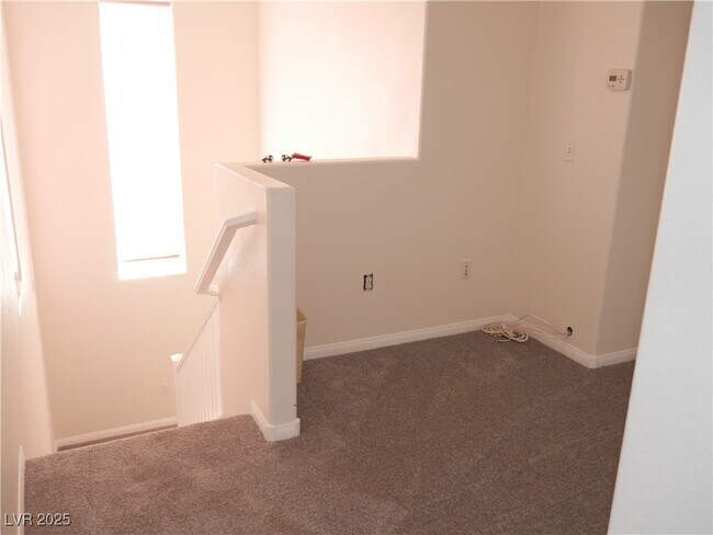 Building Photo - 6051 W Dewey Dr
