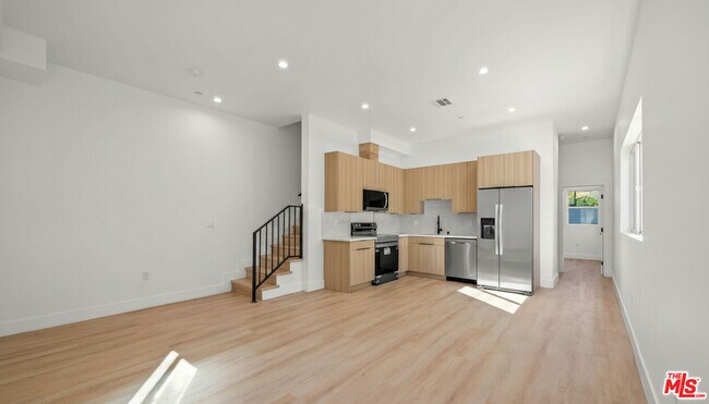 Building Photo - 1933 Magnolia Ave