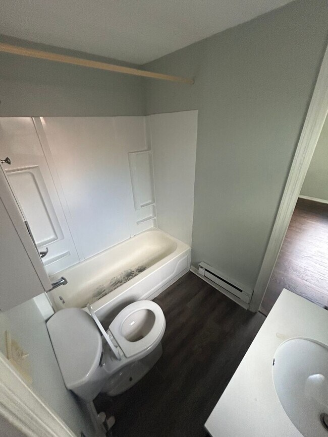 Building Photo - 2309 Tilbury Ave