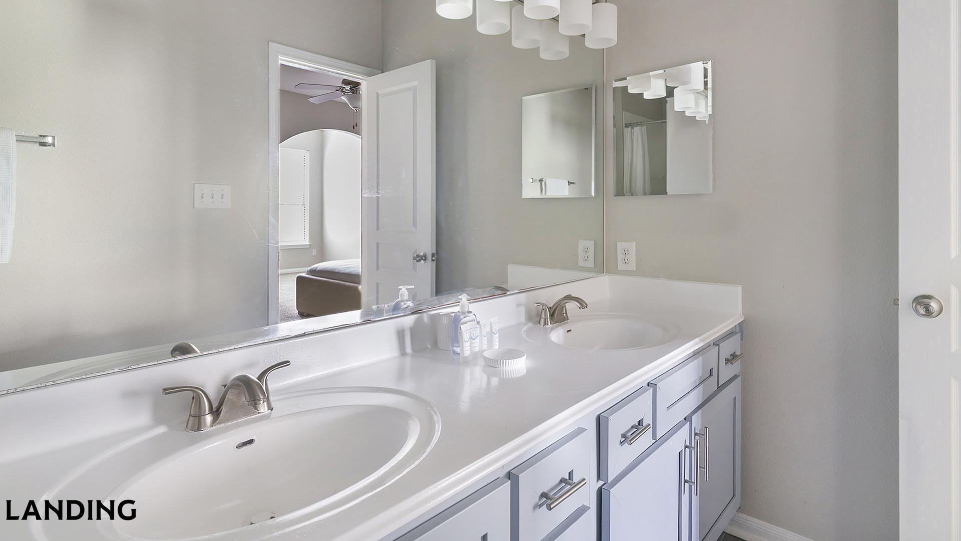 Building Photo - 2500 Woodland Park Dr