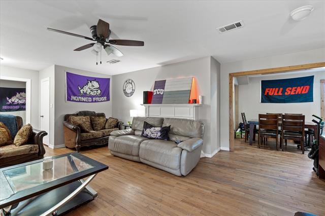 Building Photo - 4016 Acacia St