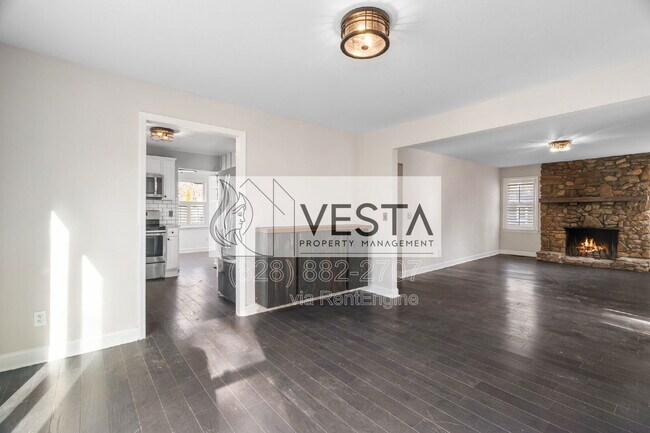 Building Photo - 4 Riddle Rd