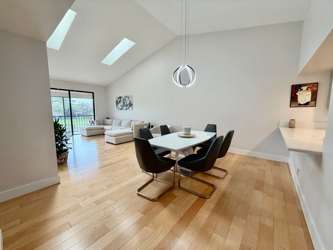 Building Photo - 7935 La Mirada Dr