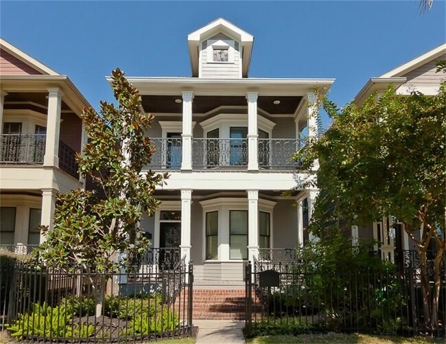Primary Photo - 635 W 16th St