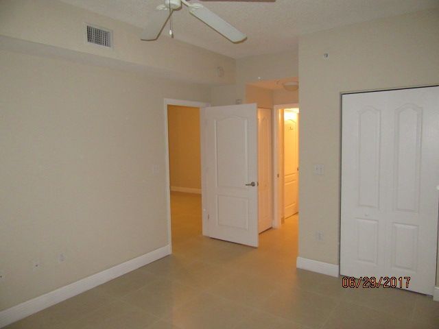 Building Photo - 6001 SW 70th St