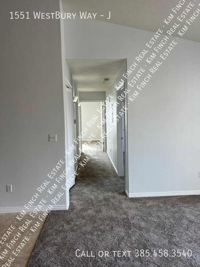 Building Photo - 1551 Westbury Way
