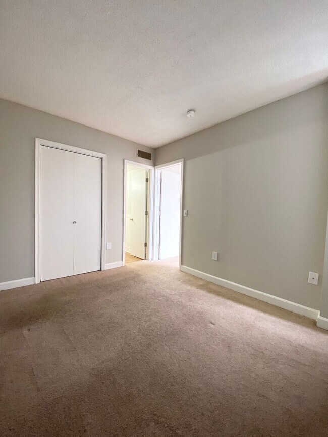 Building Photo - wh506