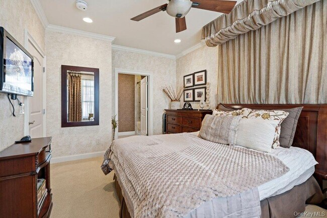 Building Photo - 336 Trotting Ln