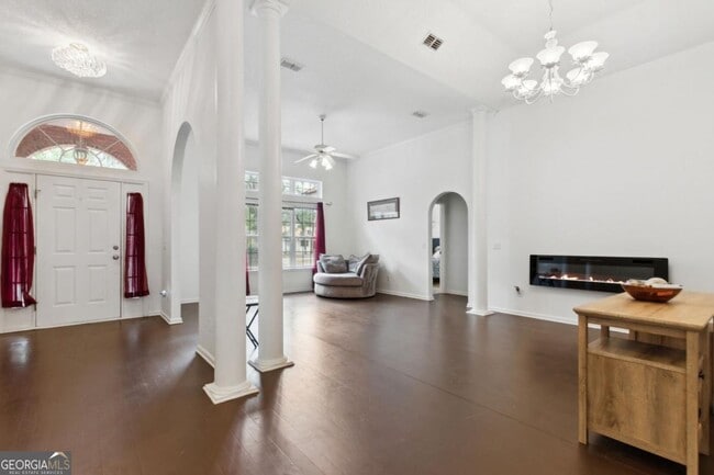 Building Photo - 51 Ravine Ln