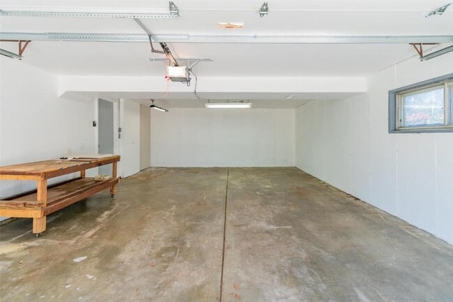 Building Photo - 9724 Brookmere Dr