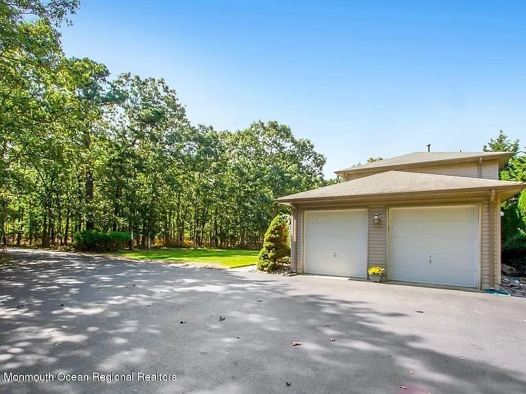 Building Photo - 70 Bowman Rd