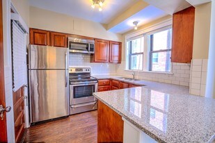 Building Photo - 7518 Cromwell Dr