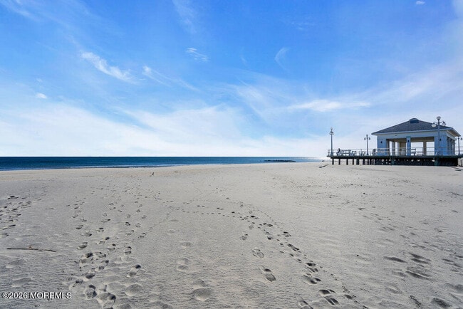 Building Photo - 435 Norwood Ave