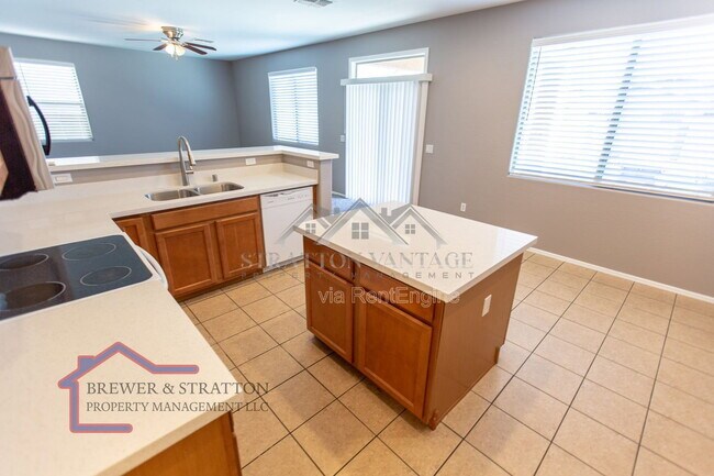 Building Photo - 6427 S 71st Dr