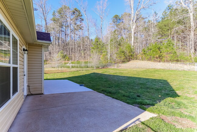 Building Photo - 204 Raleigh Way