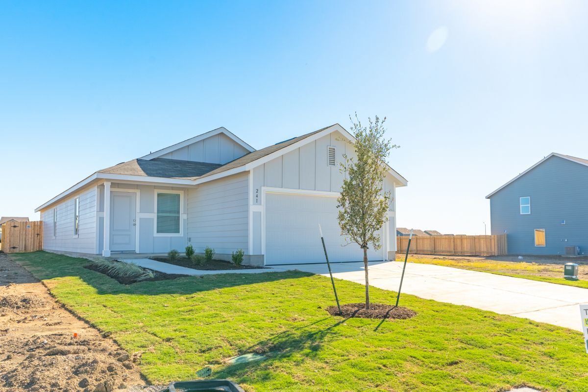 Building Photo - 241 Kings Row Ln