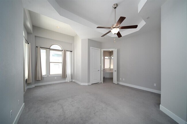 Building Photo - 5743 Kiam St
