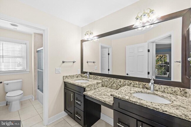 Building Photo - 46564 Hampshire Station Dr