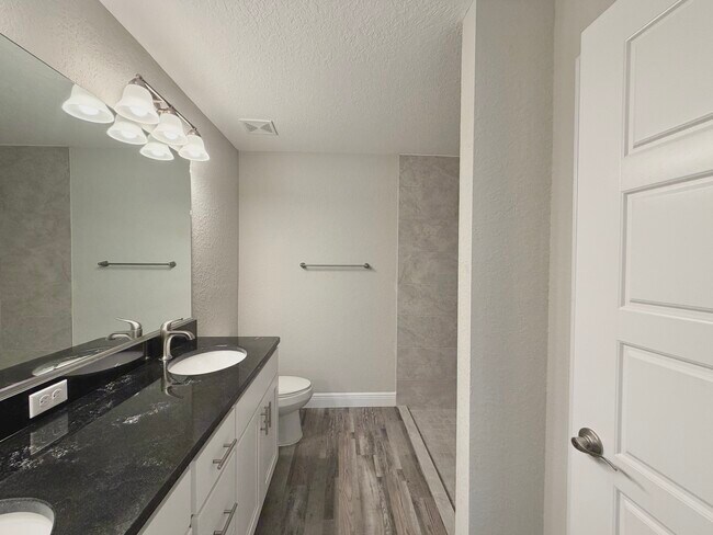 Building Photo - 210 Locust Lane Pass